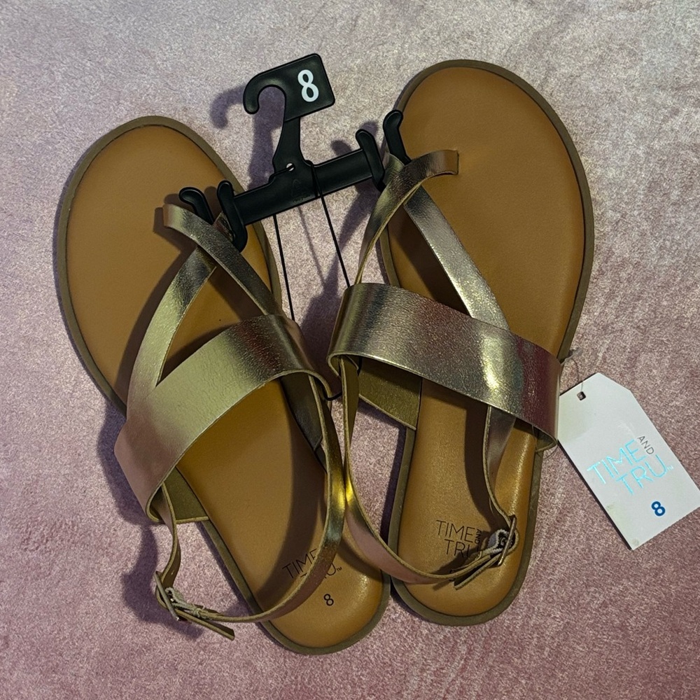 BRAND NEW! Time and Tru Women's Metallic Gold Sandals💛 perfect for summer!